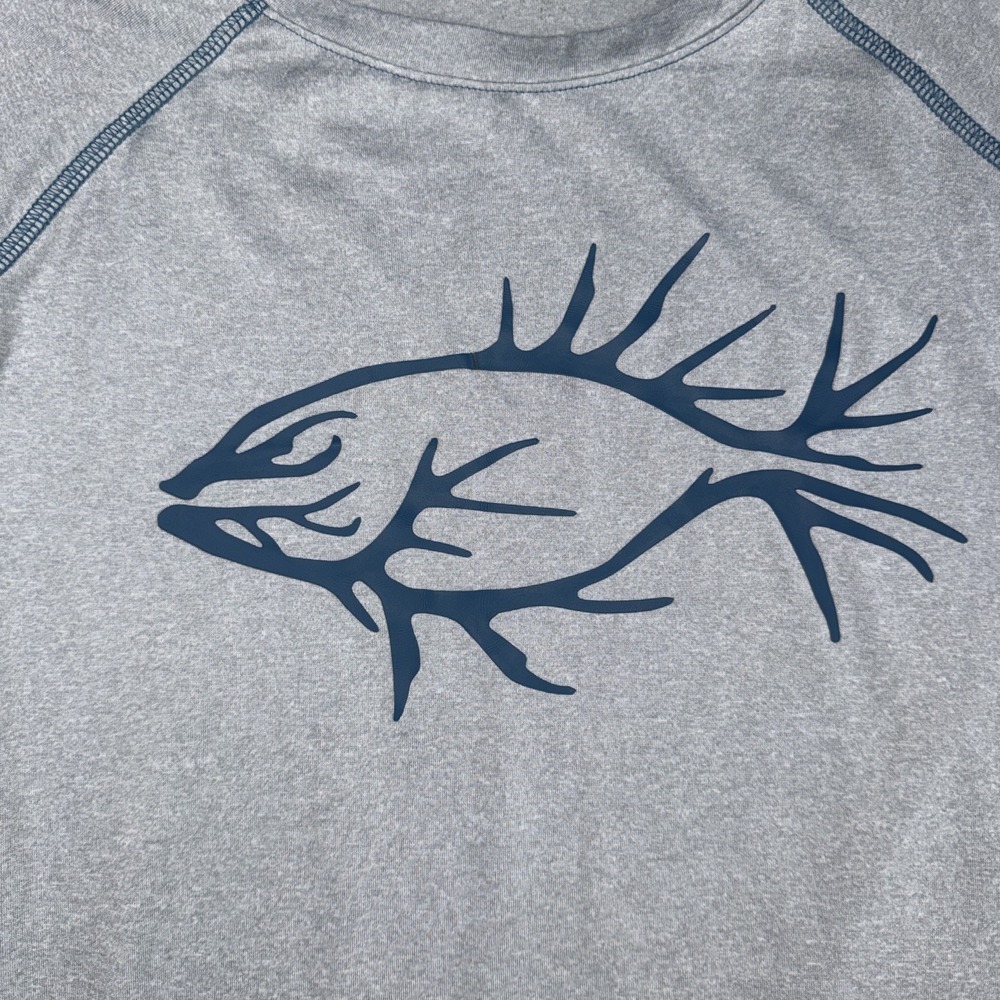 Huk Shirt Mens Medium Gray Performance Fishing Shark Print Long Sleeve - Picture 3 of 9